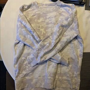 Lululemon crewneck size 8!